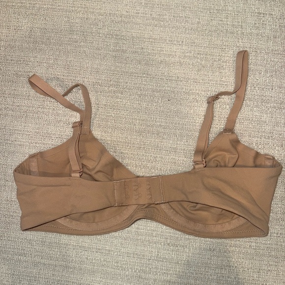 SKIMS Fits Everybody Unlined Demi Bra - Picture 2 of 3